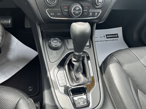 Certified 2019 Jeep Cherokee Limited AWD/4WD image 26