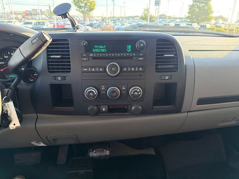 Used 2008 GMC Sierra 1500 W/T w/ Skid Plate Package AWD/4WD image 22