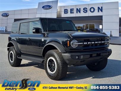 New 2025 Ford Bronco Outer Banks w/ Sasquatch Package