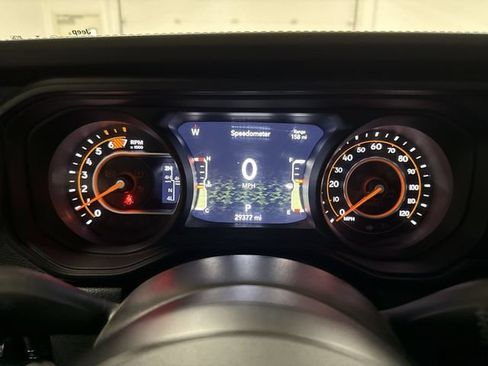 Used 2025 Jeep Wrangler Unlimited Rubicon AWD/4WD image 12