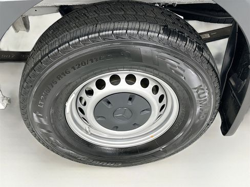 Used 2025 Mercedes-Benz Sprinter 2500 image 26