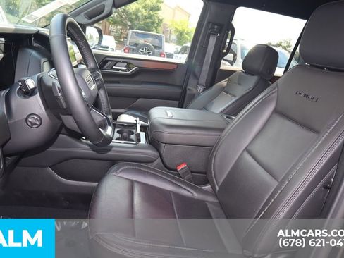 Used 2025 GMC Yukon Denali RWD image 11