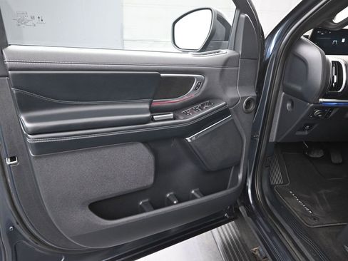 Used 2025 Ford Expedition Max Platinum w/ Stealth Performance Package image 17