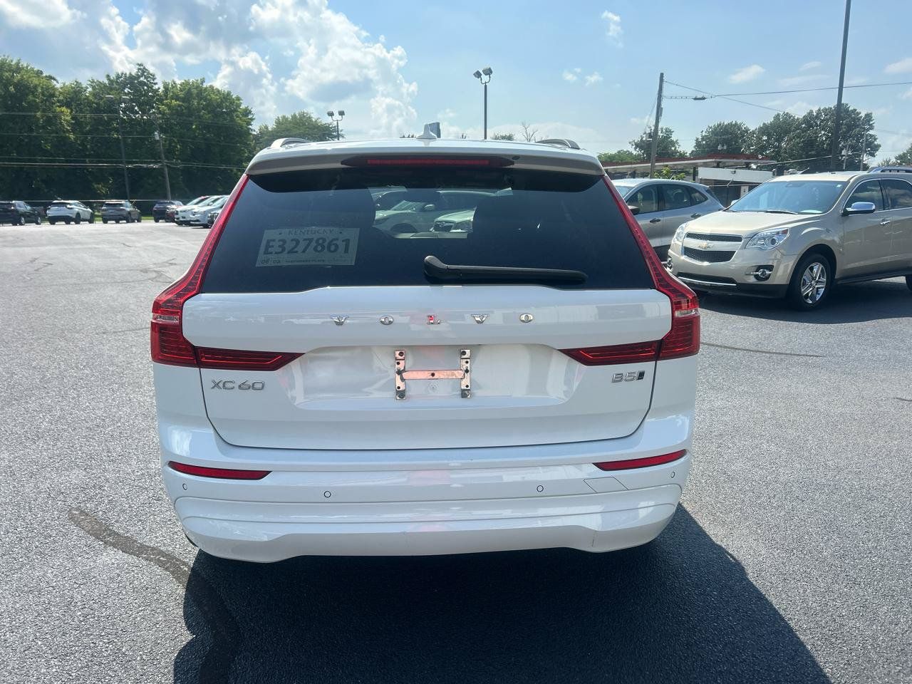 Used 2022 Volvo XC60 B5 Momentum AWD/4WD image 6