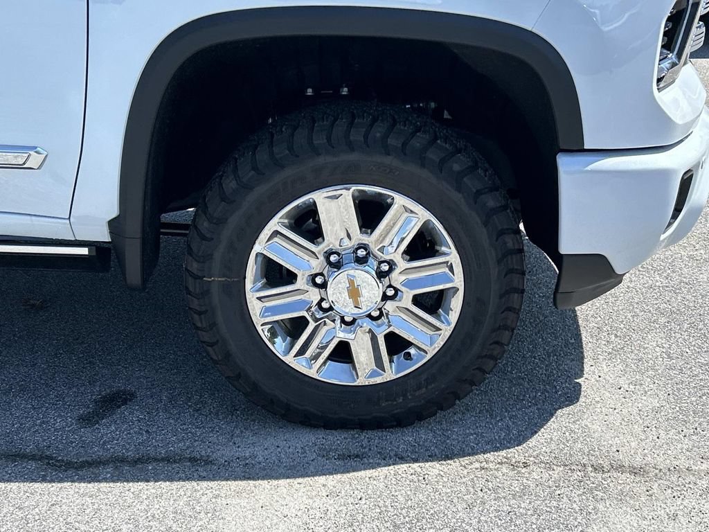 New 2026 Chevrolet Silverado 2500 High Country w/ High Country Premium Package AWD/4WD image 9