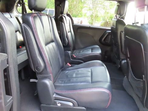 Used 2019 Dodge Grand Caravan GT FWD image 37