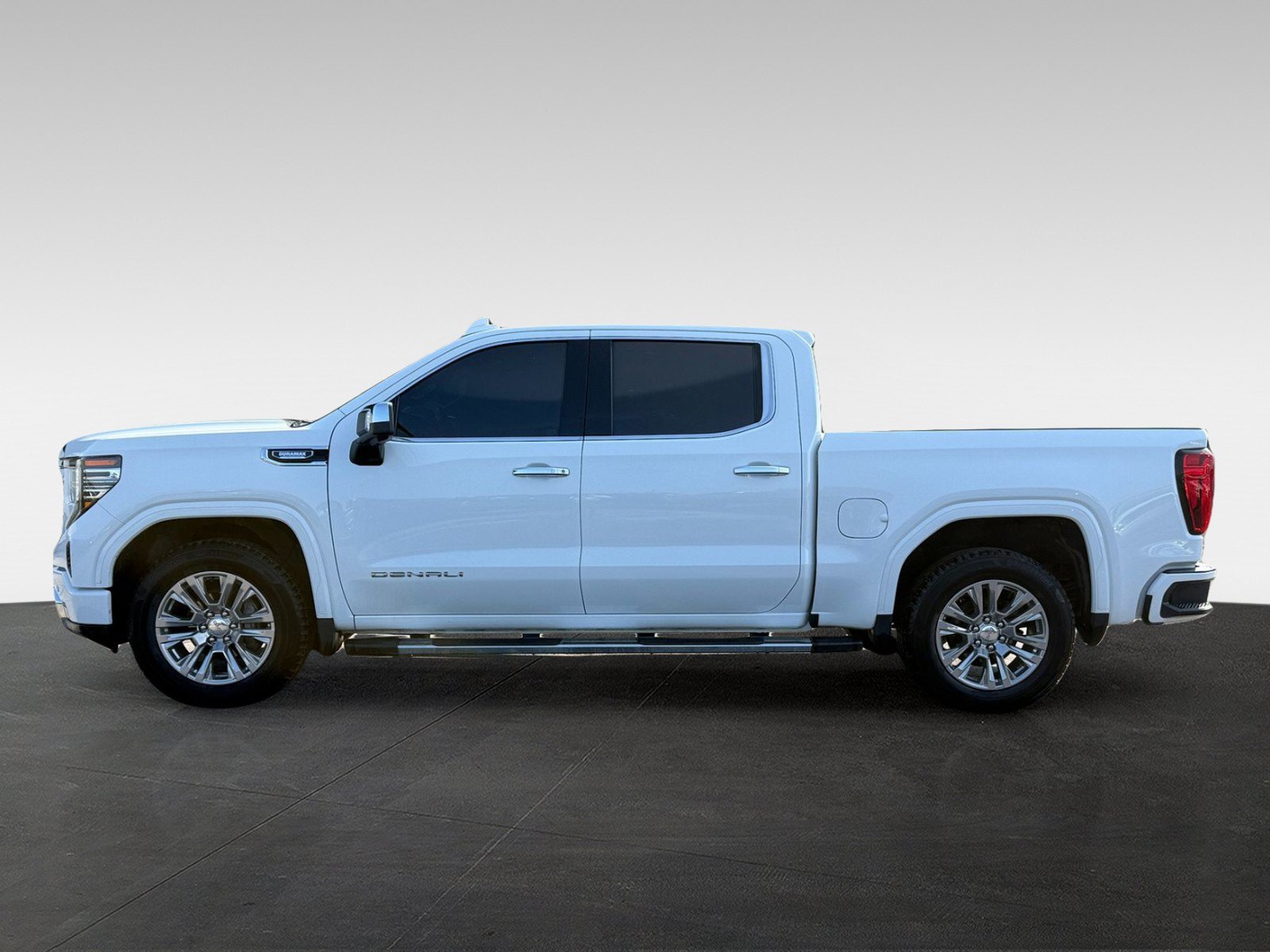 Used 2024 GMC Sierra 1500 Denali w/ Technology Package AWD/4WD image 8