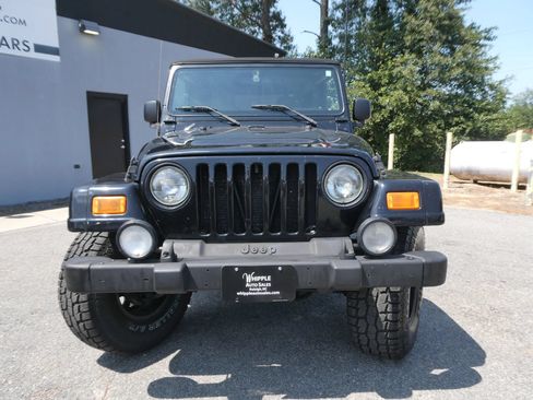 Used 2004 Jeep Wrangler Sahara AWD/4WD image 2