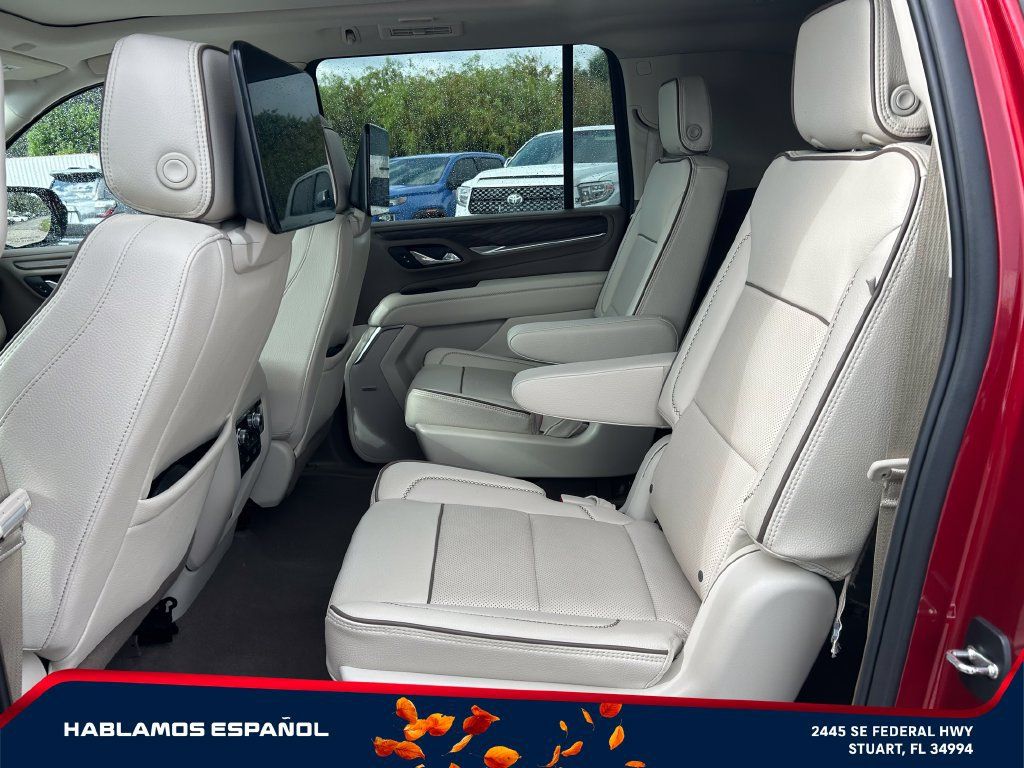 Used 2024 GMC Yukon XL Denali w/ Denali Reserve Package AWD/4WD image 11