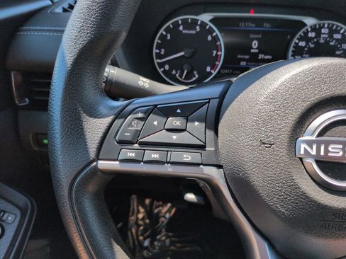 Used 2024 Nissan Sentra SV FWD image 20