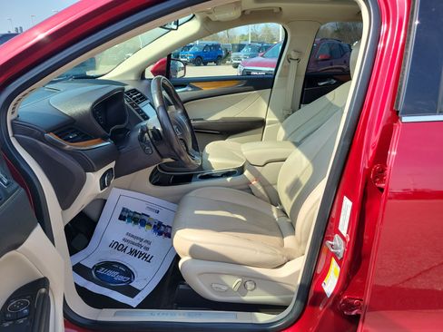 Used 2018 Lincoln MKC Select w/ Select Plus Package FWD image 17