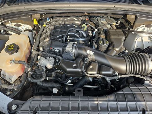 Used 2021 Jeep Grand Cherokee L Limited AWD/4WD image 30