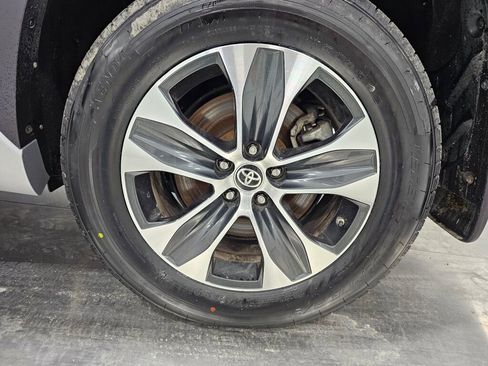 Used 2022 Toyota Highlander XLE image 10