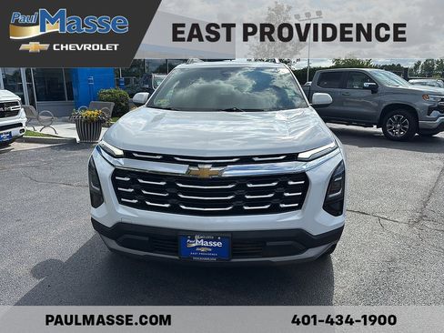 Used 2025 Chevrolet Equinox LT w/ Convenience Package II AWD/4WD image 2
