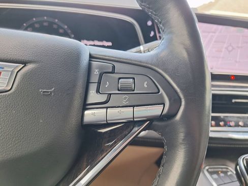 Used 2022 Cadillac Escalade ESV Premium Luxury AWD/4WD image 25