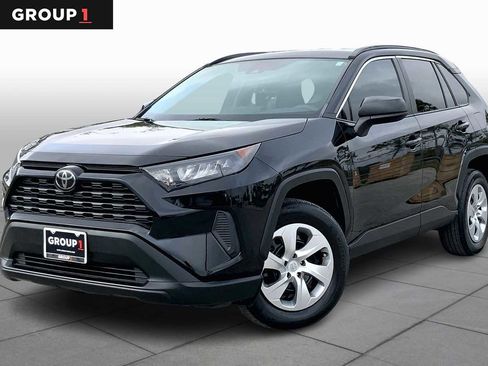 Used 2021 Toyota RAV4 LE FWD image 1