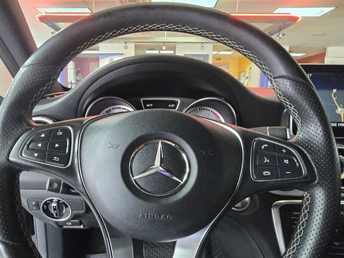 Used 2016 Mercedes-Benz GLA 250 image 25