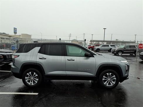 New 2026 Chevrolet Equinox LT w/ Convenience Package II image 2