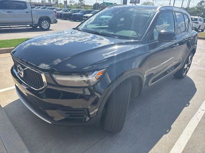 Used 2020 Volvo XC40 T5 Momentum