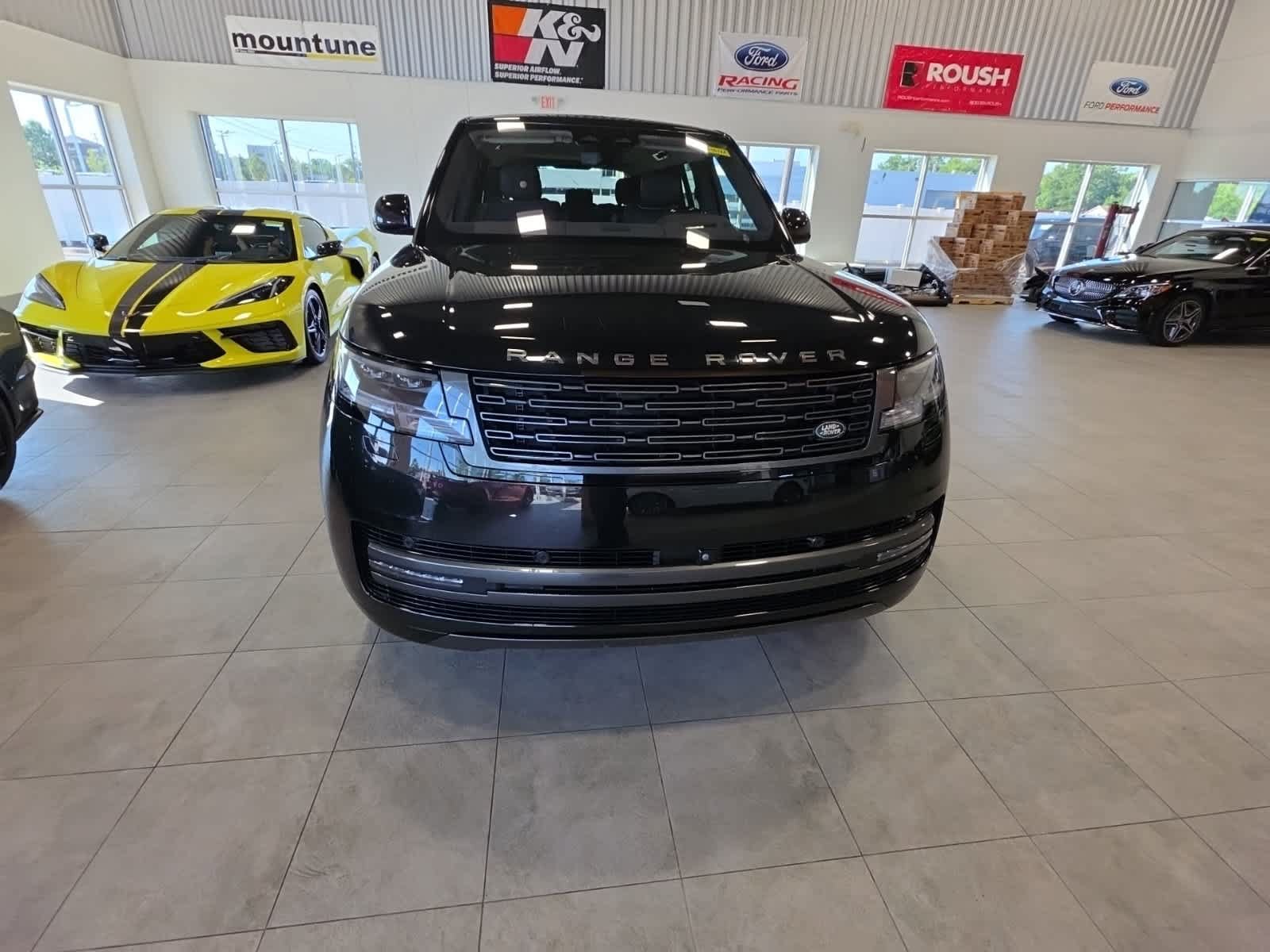 Used 2023 Land Rover Range Rover SE AWD/4WD image 4