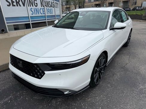 New 2026 Honda Accord Touring image 2