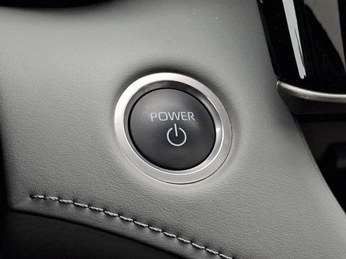 Used 2024 Toyota Highlander XLE image 24