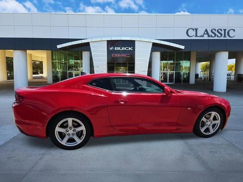 Used 2023 Chevrolet Camaro LT RWD image 9