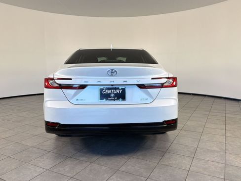 Used 2025 Toyota Camry XLE FWD image 10