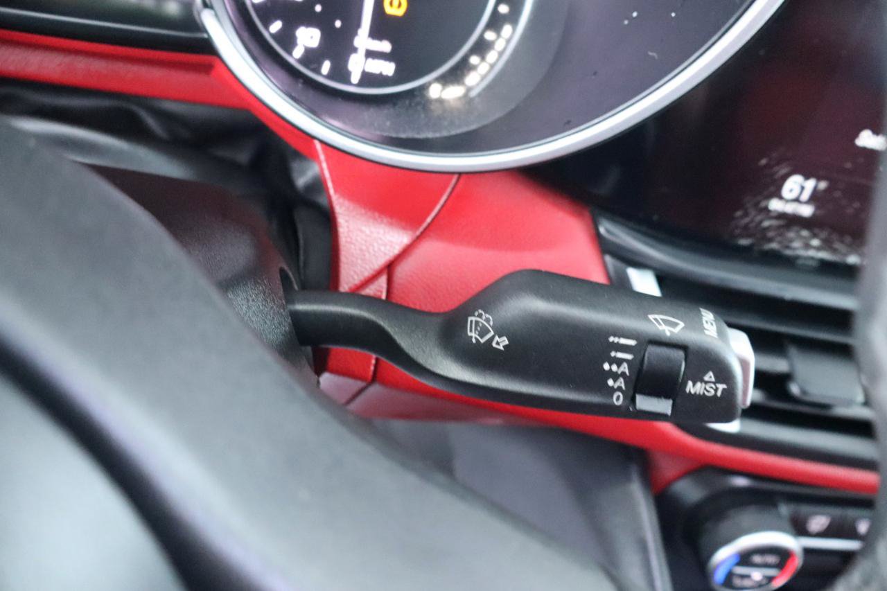 Used 2019 Alfa Romeo Giulia w/ Quick Order Package 22K Sport RWD image 23