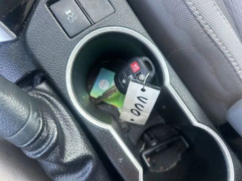 Used 2018 Toyota Corolla LE FWD image 15