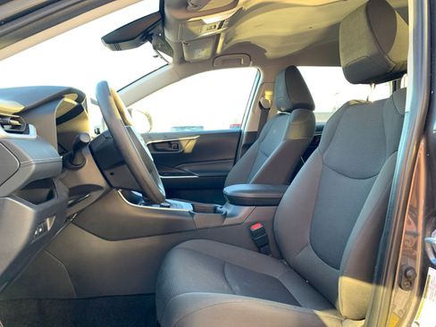 Used 2025 Toyota RAV4 LE image 25