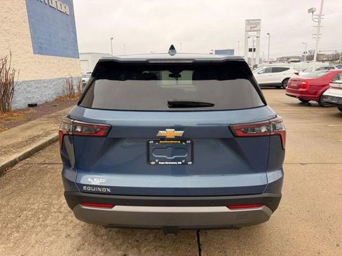 Used 2026 Chevrolet Equinox LT w/ Convenience Package II image 4