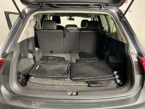 Used 2018 Volkswagen Tiguan SE FWD image 11