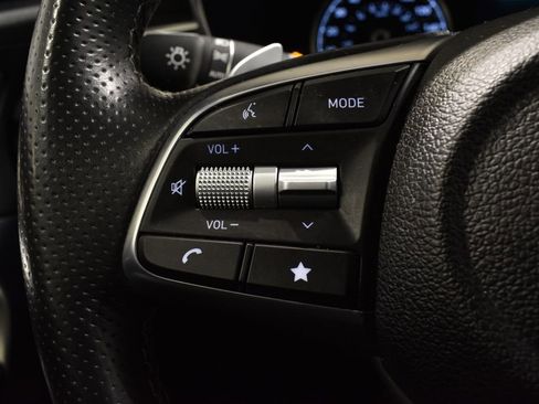 Used 2023 Genesis G70 2.0T image 18