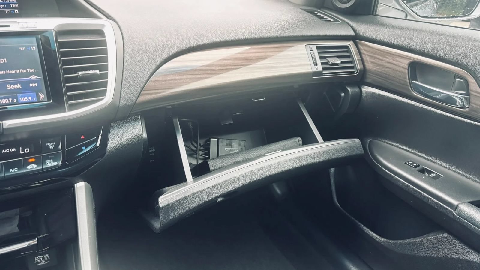 Used 2017 Honda Accord EX-L image 18