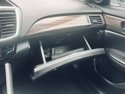 Used 2017 Honda Accord EX-L image 18