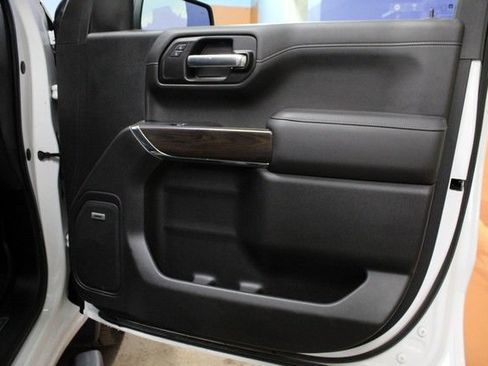 Used 2019 GMC Sierra 1500 SLT w/ SLT Premium Package AWD/4WD image 10