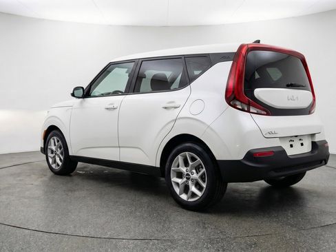 Used 2025 Kia Soul LX w/ LX Technology Package image 6