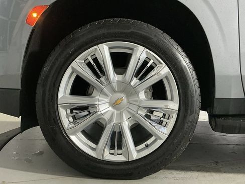 Used 2022 Chevrolet Suburban High Country AWD/4WD image 13