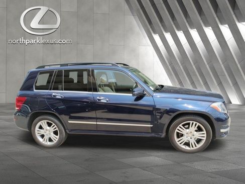 Used 2014 Mercedes-Benz GLK 250 BlueTEC 4MATIC image 4