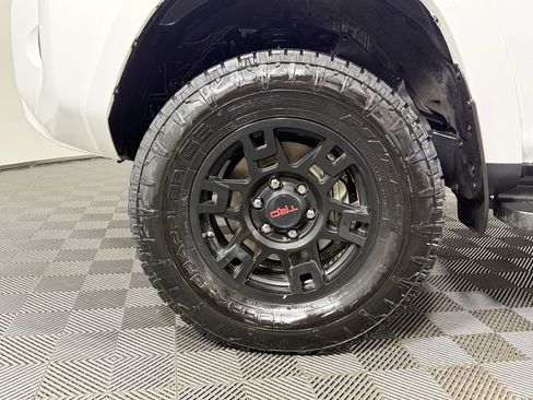 Used 2015 Toyota 4Runner SR5 Premium image 40