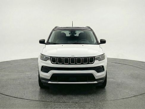 Used 2025 Jeep Compass Limited AWD/4WD image 2
