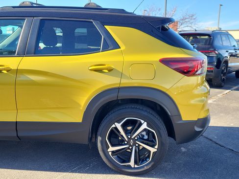 Used 2023 Chevrolet TrailBlazer RS w/ Sun and Liftgate Package image 6