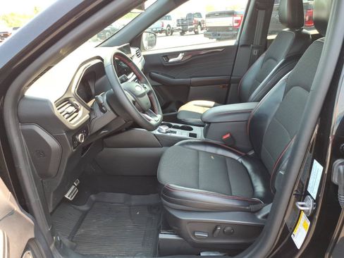 Used 2023 Ford Escape ST-Line w/ Tech Pack #1 AWD/4WD image 13