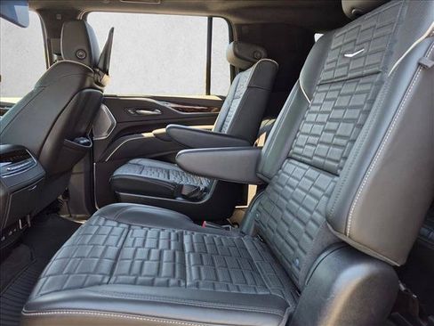 Used 2023 Cadillac Escalade ESV Sport Platinum AWD/4WD image 12