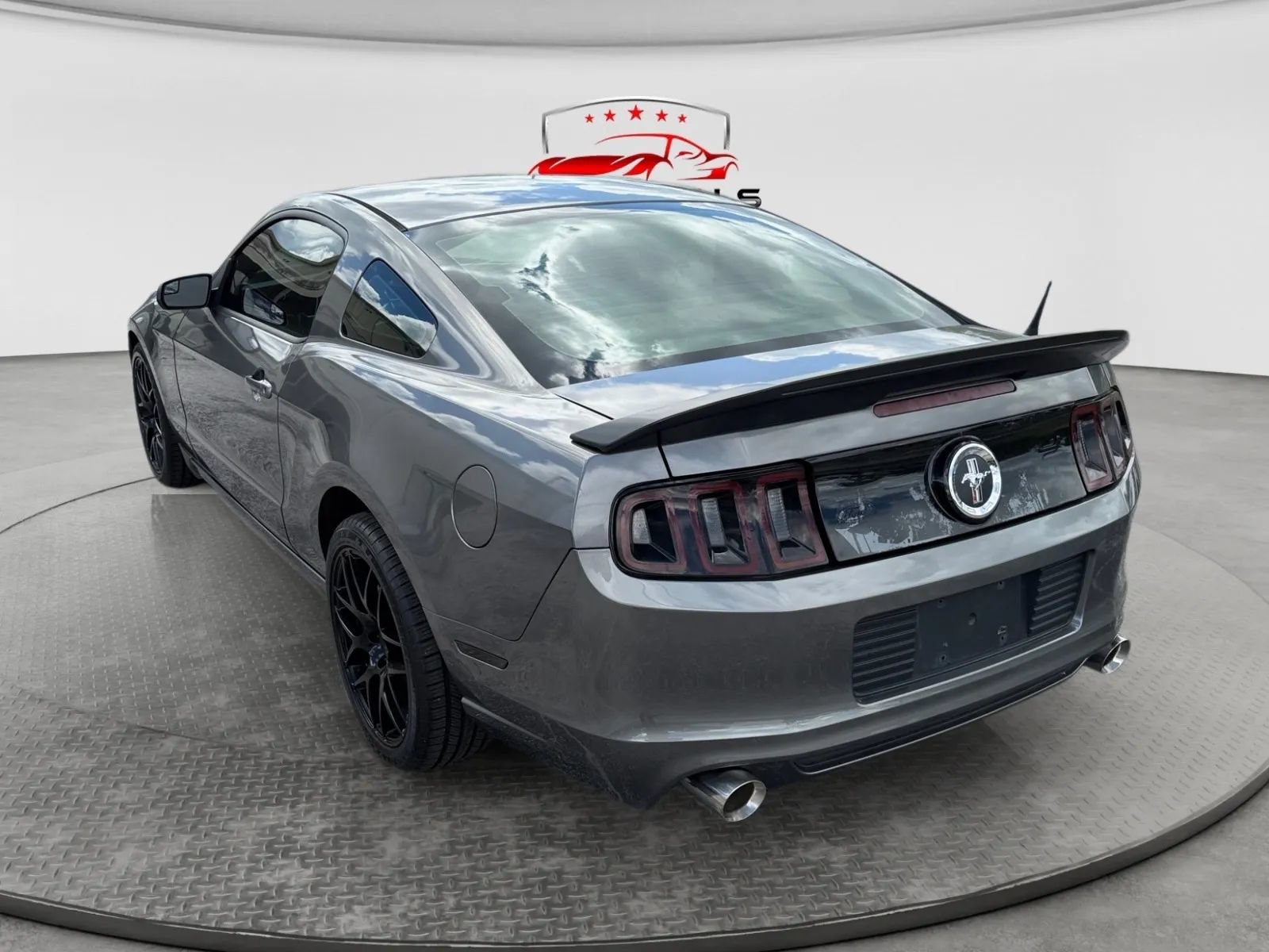 Used 2014 Ford Mustang Coupe RWD image 3