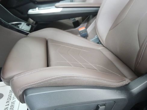 Certified 2025 BMW X2 xDrive28i AWD/4WD image 9