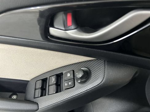 Used 2015 MAZDA MAZDA3 i Touring FWD image 11