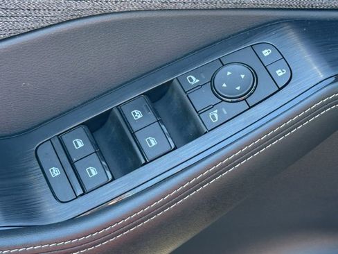 Certified 2022 Nissan Rogue SV image 21