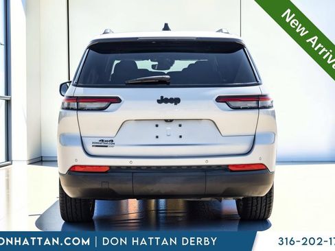 Used 2023 Jeep Grand Cherokee L Laredo AWD/4WD image 21
